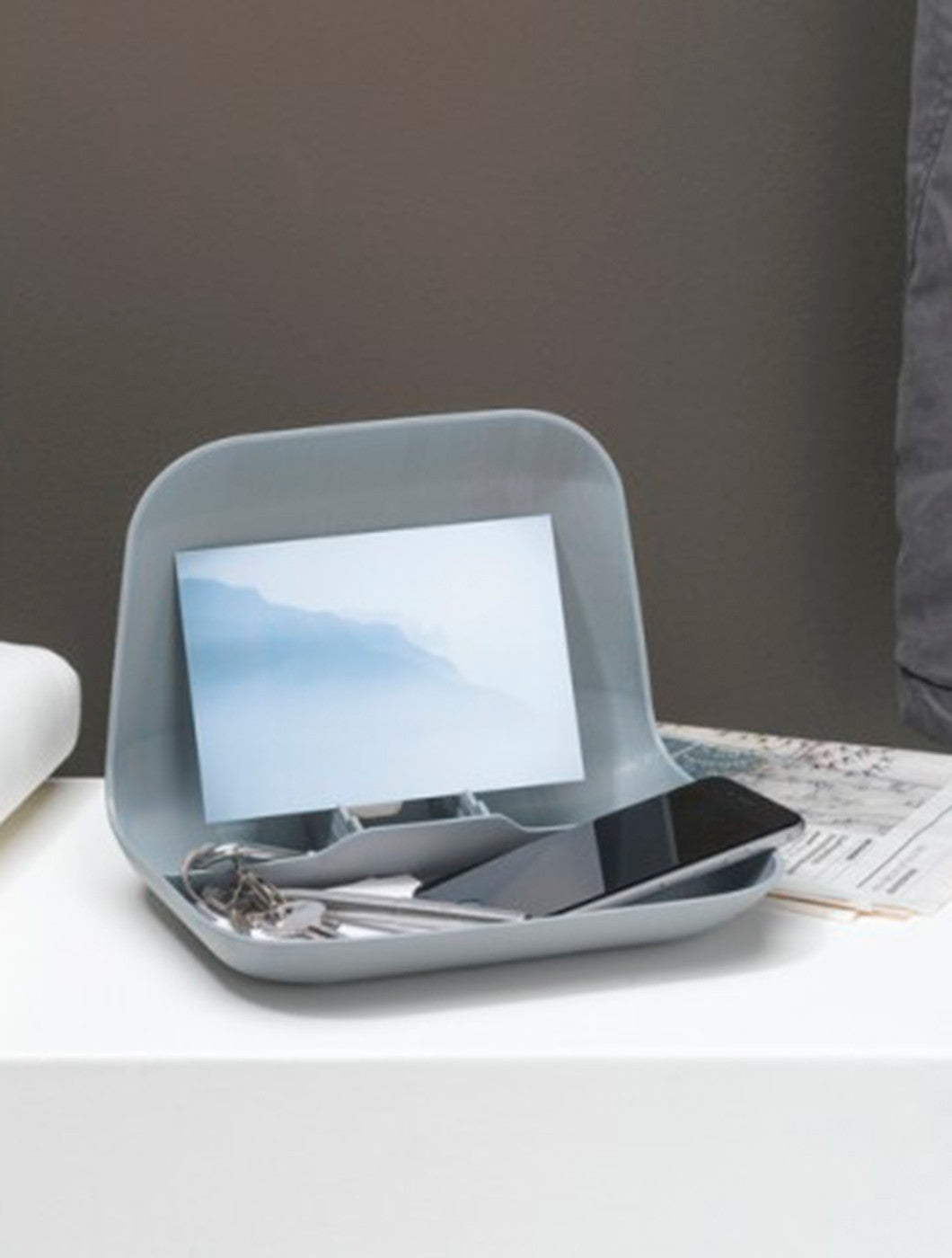 tablet stand PRIVATE by Koziol