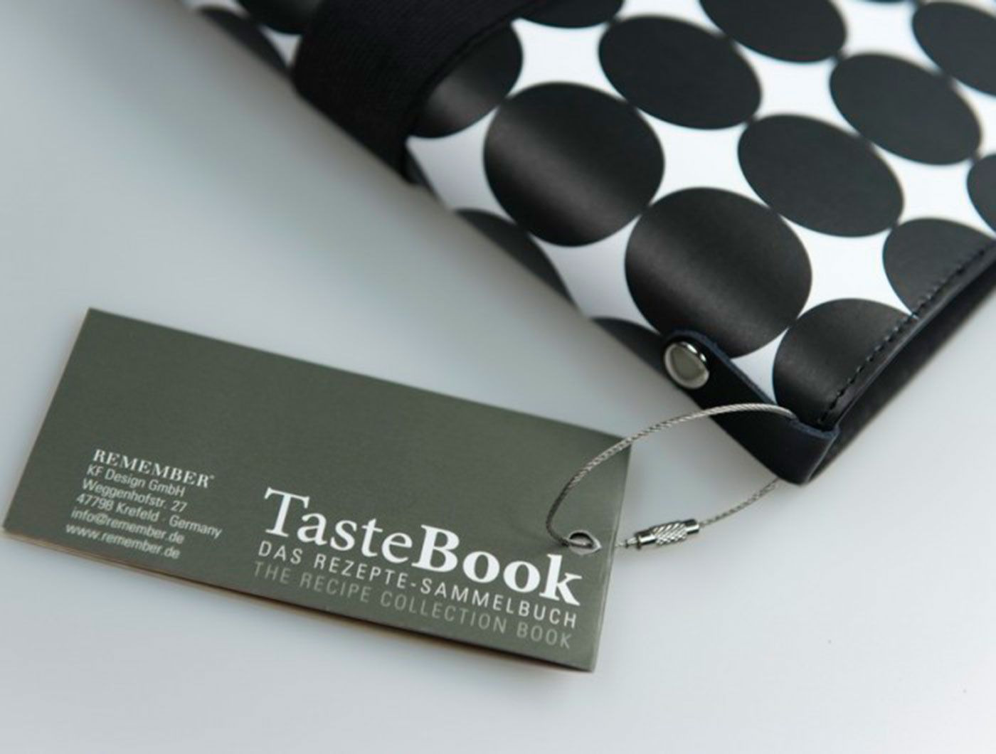 REMEMBER taste book (Scoop)
